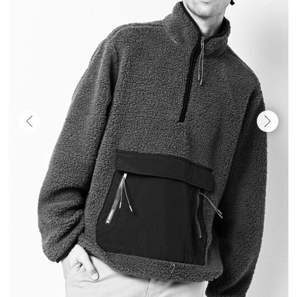 Black Contrast-Pocket Pullover